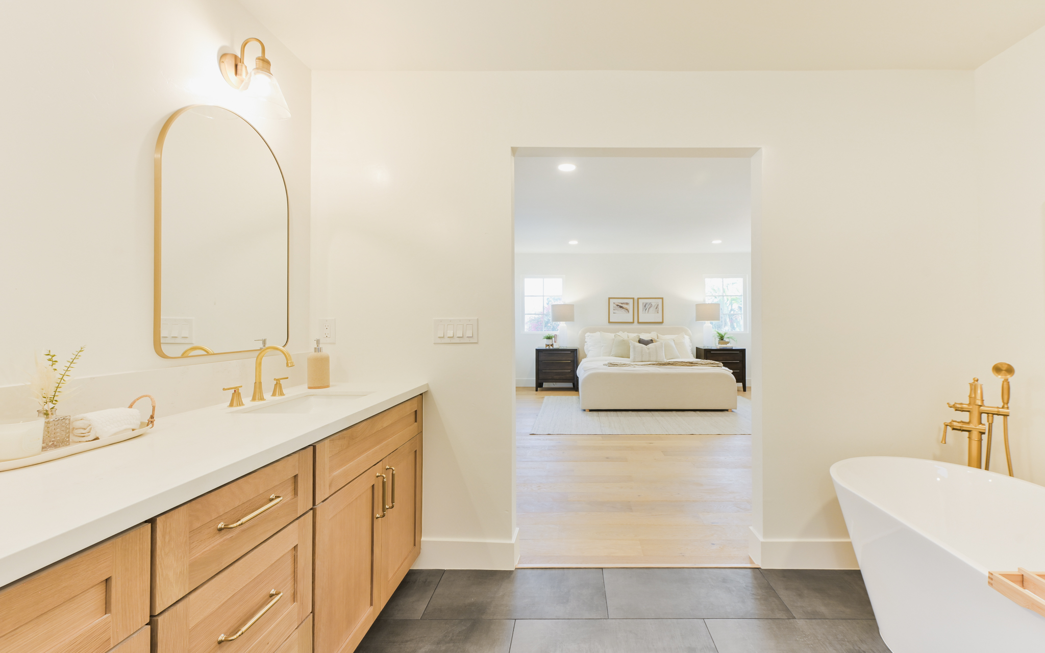 Staged primary ensuite San Diego